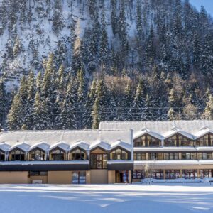 Rakousko jen 8 km od ski areálu v JUFA Hotelu Grünau im Almtal *** s polopenzí a wellness (2 sauny) + skibus