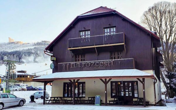 Dolní Morava jen 200 m od sjezdovky, u Stezky v oblacích a Sky Bridge 721 v penzionu Na Rozcestí s polopenzí