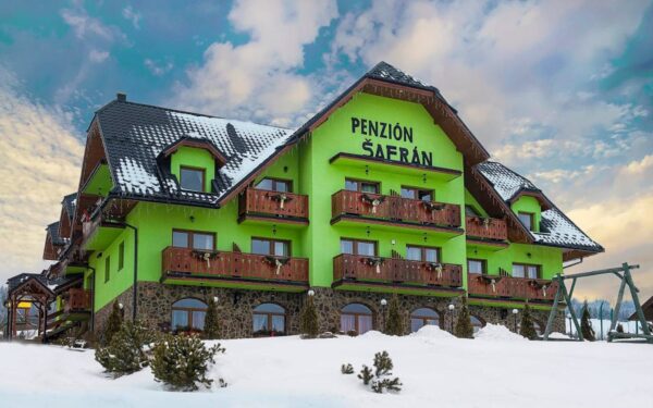Belianské Tatry přímo u ski areálu: Pobyt v krásném Penzionu Šafrán s polopenzí + wellness a welcome drink