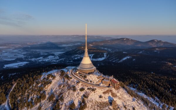 Liberec jen 3 km od centra a blízko několika ski areálů: Pobyt v Hotelu Fabrica *** se snídaní formou bufetu