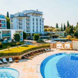 Slovinsko 650 m od pláže: Portorož v Boutique Hotelu Portorose **** se snídaní/polopenzí a venkovním bazénem