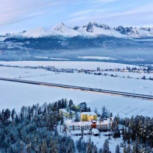 Vysoké Tatry  500 m od sjezdovky ve Family Resortu Lučivná s polopenzí a wellness centrem + animace a kluziště