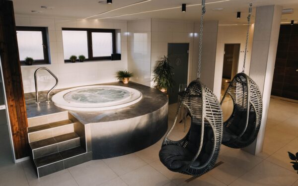 Moravské Slovácko u Baťova kanálu: Pobyt v apartmánu ve Wellness Veselí se snídaněmi, 2 vířivkami a 2 saunami