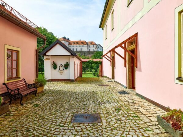 Kouzelný hotel se zahradou v srdci Českého Krumlova - Obrázek 3
