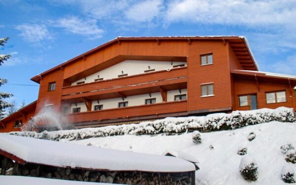 Krušné hory: Jáchymov u Klínovce a skiareálů v Pensionu H s polopenzí + krytý bazén, wellness (vířivka, sauna)