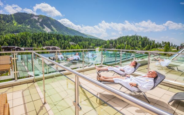 Rakouské Korutany (1 800 m n. m.) ve 4* Panorama Hotelu Turracher Höhe s wellness, animacemi a polopenzí