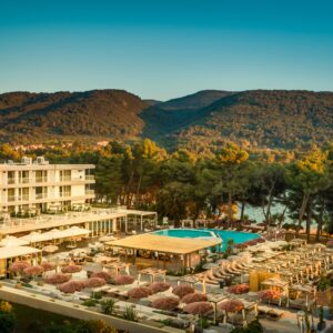 Chorvatsko: Stari Grad v [PLACES] Hvar Hotelu by Valamar *** s polopenzí, pláží, venkovními bazény a programem