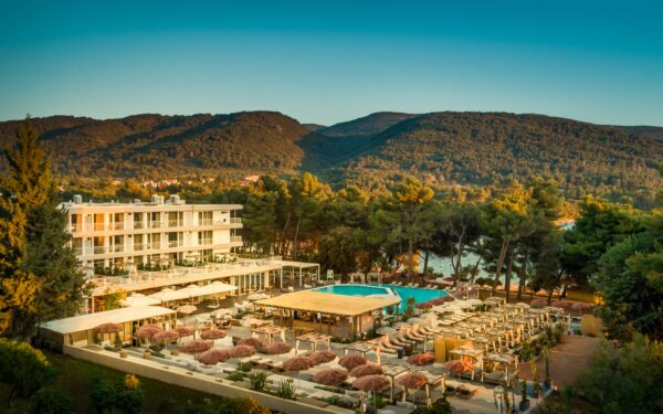 Chorvatsko: Stari Grad v [PLACES] Hvar Hotelu by Valamar *** s polopenzí, pláží, venkovními bazény a programem
