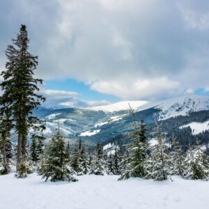 Pobyt v Krkonošském NP u ski areálu: Dolní Dvůr v Hotelu Krakonoš se snídaní nebo polopenzí a úschovnou lyží