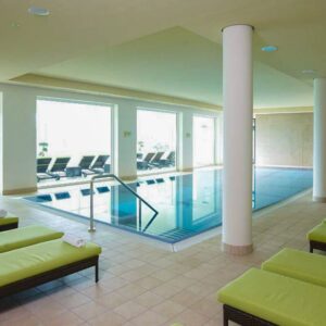 Meklenburská jezerní plošina v Seehotelu Fleesensee ****s se snídaní a wellness (bazén, sauny) + sleva na golf