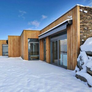 Tatranský NP u ski areálů: Veľká Lomnica v apartmánu v moderním Natur Resortu se snídaní a wellness se saunami