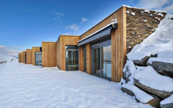 Tatranský NP u ski areálů: Veľká Lomnica v apartmánu v moderním Natur Resortu se snídaní a wellness se saunami