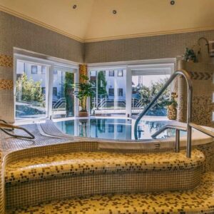 Zalakaros u lázní v Aqua Therm Hotelu *** s neomezeným wellness, snídaněmi, zapůjčením kol a slevami + hřiště