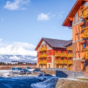 Vysoké Tatry u ski areálu: Tatragolf Mountain Resort **** v apartmánu se snídaní/polopenzí + sleva na aquapark