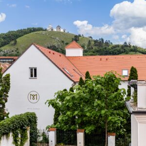 Dovolená na jižní Moravě blízko Pálavy: Historické centrum Mikulova v Hotelu Radost se snídaněmi formou bufetu