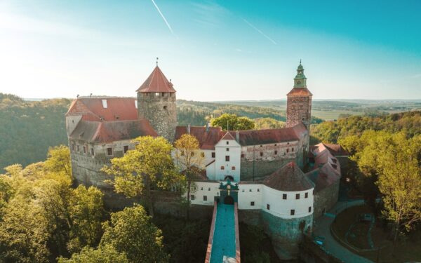 Burgenland v zámeckém Burghotelu Schlaining se snídaní a welcome drinkem + vinná degustace a sleva na wellness