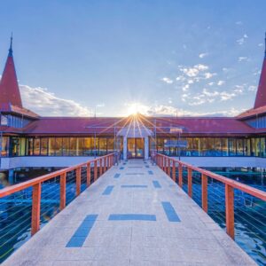 Hévíz v Hotelu Erzsébet *** s polopenzí a neomezeným wellness (vířivka, sauna) + vstupenka k termálnímu jezeru