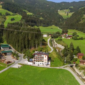 Tyrolsko: Údolí Zillertal v Das Hotelu Hubertus *** s polopenzí a neomezeným wellness + dřívější check-in