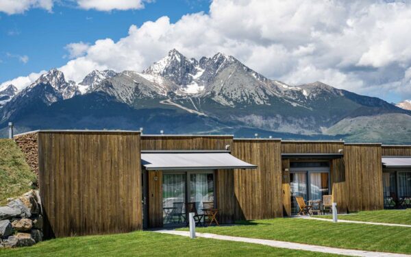 Tatranský NP u výletních cílů: Veľká Lomnica v apartmánu v moderním Natur Resortu se snídaní a wellness