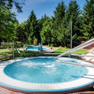 Bük: Relax ve 4* Hotelu Piroska s polopenzí, neomezeným wellness a masáží + vstup do termálních lázní Bükfürdo