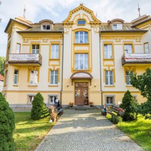Polsko: Jelení Hora v Hotelu Bella *** s polopenzí, vstupenkou do Cieplických termálních lázní a masáží