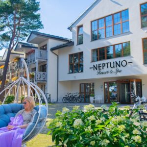 Baltské moře na pláži: Neptuno Resort & Spa **** s polopenzí, neomezeným wellness a parádním vyžitím pro děti