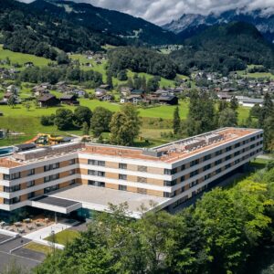Rakouské Alpy: TUI BLUE Montafon **** vedle koupaliště s polopenzí + neomezené wellness (4 sauny) a fitness