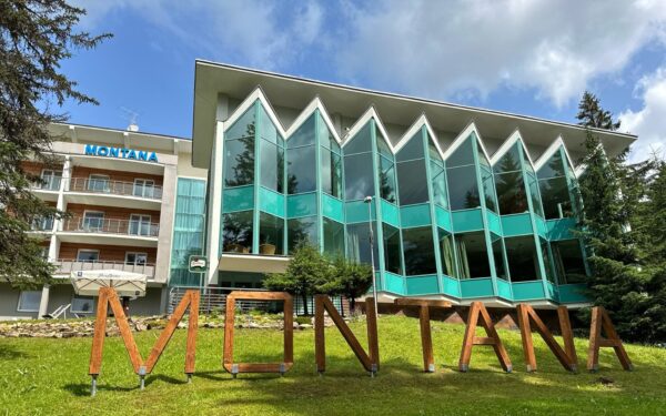 Špindlerův Mlýn v Interhotelu Montana *** s polopenzí a wellness + vstup do Vodního ráje, občerstvení a sleva