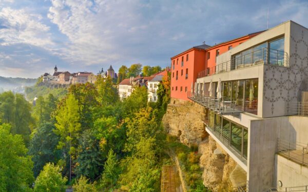 Orlické hory s úchvatným výhledem v Hotelu Rajská zahrada **** s wellness, koupelí, welcome drinkem a snídaní