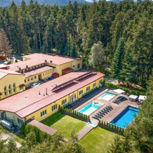 Vysoké Tatry ve Family Resortu Lučivná s polopenzí, venkovními bazény a wellness centrem + animační program
