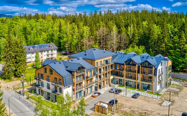 Dovolená v Krkonoších: Szklarska Poreba v apartmánu Sun & Snow Ostoja Parku Narodowego + sauna a herna