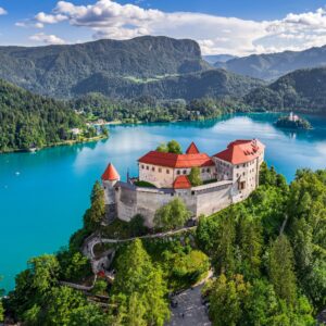 Slovinsko u národního parku Triglav a jezera Bled v Hotelu Grajski dvor *** se snídaní či polopenzí + vířivka