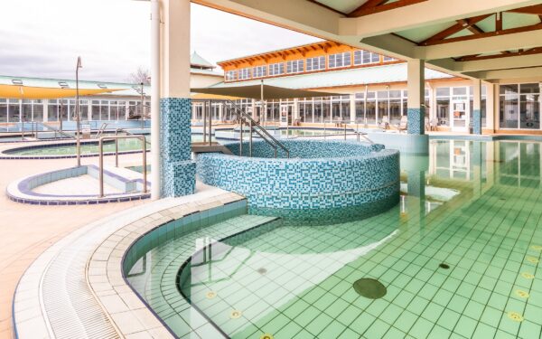 Mosonmagyaróvár: 4* Aquasol Resort s polopenzí a neomezeným vstupem do termálů (přímo propojen) + bazén, sauny