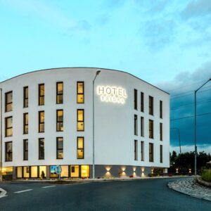 Brandýs nad Labem: Pobyt u Prahy, Proboštských jezer a zámku v Hotelu Tříška + snídaně s donáškou na pokoj