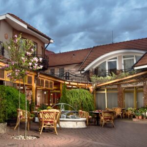 Slovensko: Komárno v Hotelu Banderium *** s polopenzí a celodenním vstupem do termálních lázní + úschovna kol