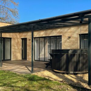 Maďarsko u termálů: Relaxace v moderním Thermal Villapark Mesteri se snídaní či polopenzí + vířivka