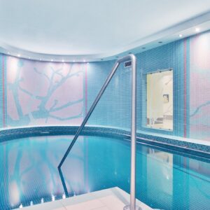 Mariánské Lázně přímo v centru v Hotelu Sun Palace Spa & Wellness **** s krytým bazénem, saunou a polopenzí
