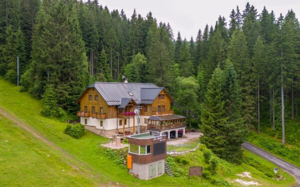 Krkonoše: Pobyt v Peci pod Sněžkou v Penzionu Melkus s polopenzí, hernou pro děti a úschovnou kol a motocyklů