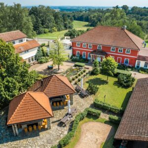 Podkrkonoší blízko hospitálu Kuks: Farma Nová Amerika se snídaní + dětské hřiště a vstupenka do zoo pro děti