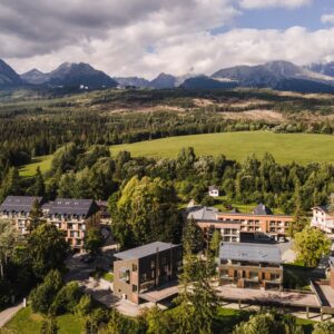 Vysoké Tatry: Luxus ve 4* Arietes Marmont Resortu s polopenzí, neomezeným wellness a fitness + vyžití pro děti