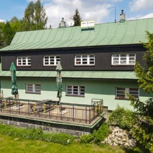 Krkonošský NP: Harrachov v Hotelu U Supa *** se snídaní a slevou na nápoje a na masáž + dětský koutek, hřiště