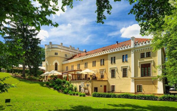 Pobyt na okraji Prahy v luxusním Chateau St. Havel **** se snídaněmi, šampaňským a privátní vířivkou/saunou