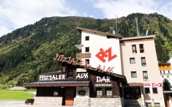 Relax v Tyrolských Alpách: Alpine B&B se snídaní a každodenním vstupem do wellness + zapůjčení výbavy na túry