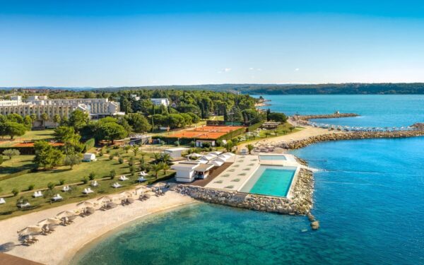 Chorvatsko: Novigrad 50 m od pláže v Hotelu Aminess Laguna *** s polopenzí a bazénem + dítě do 7 let zdarma
