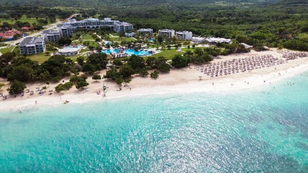 Gran Muthu Almirante Beach Hotel