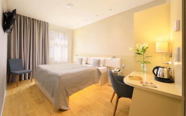 Praha přímo v centru luxusně: Hotel Ametyst **** se snídaněmi formou bufetu + dítě do 6 let zdarma