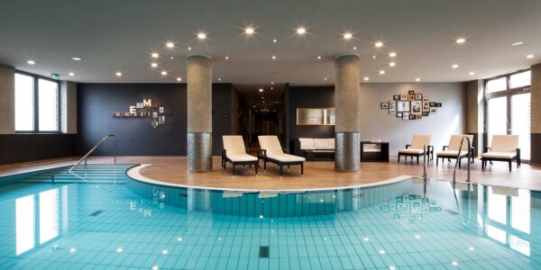 Lipsko blízko nádraží a památek ve stylovém Pentahotelu Leipzig **** se snídaněmi, krytým bazénem a saunou