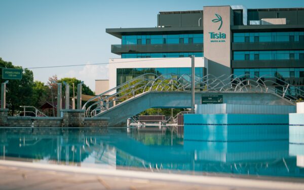 Maďarsko: Lázně Tiszaújváros v Tisia Hotelu **** s polopenzí a neomezeným vstupem do termálů + sauny a fitness