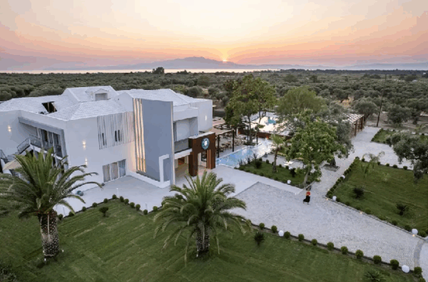 The Mini Resort