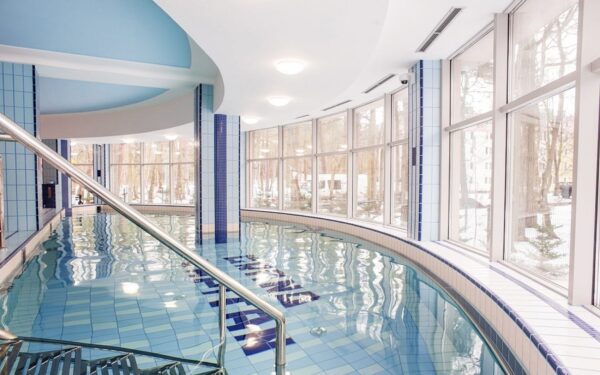 Ustronie Morskie 300 m od pláže v Hotelu Grand Kapitan Medi-SPA **** s plnou penzí + wellness a výlet lodí